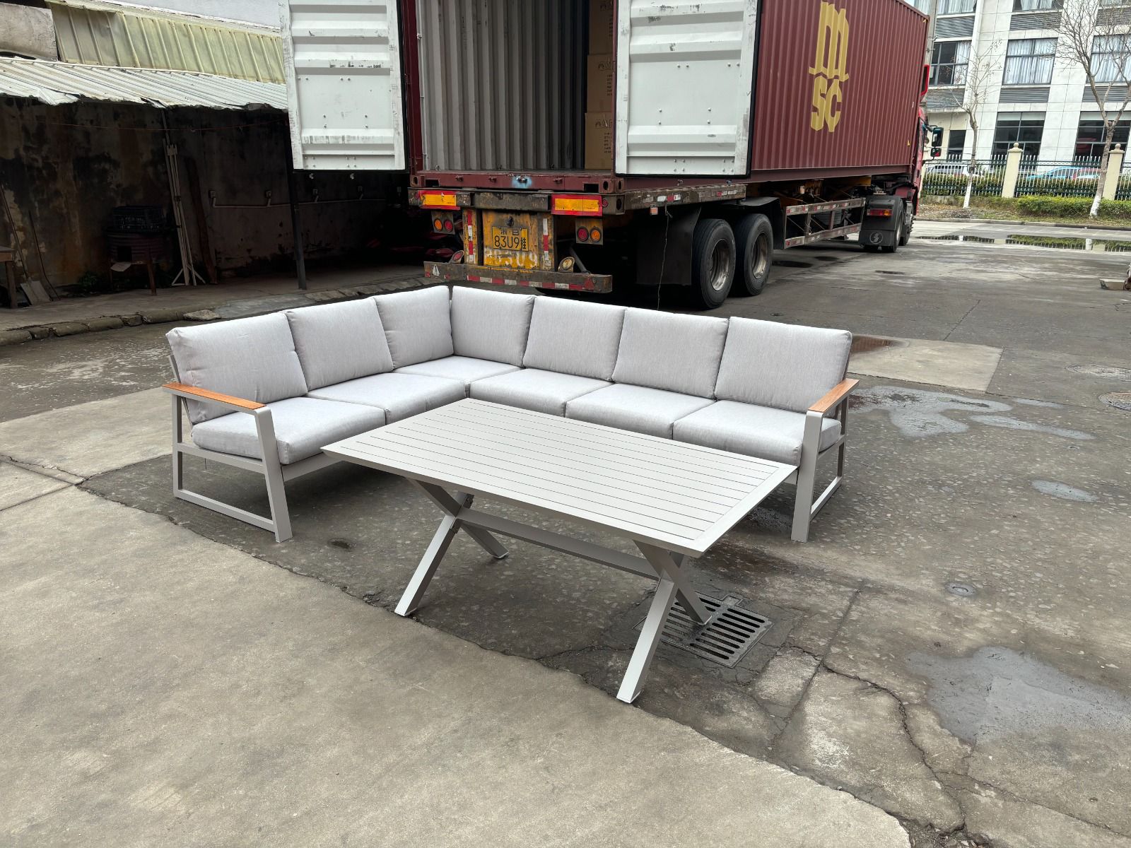 WhatsApp Image 2025-10-27 at 22.53.58